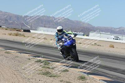 media/Oct-30-2025-Racers Edge (Thu) [[dabbdaf680]]/3-B Group/Session 3 (Turn 15 Inside)/